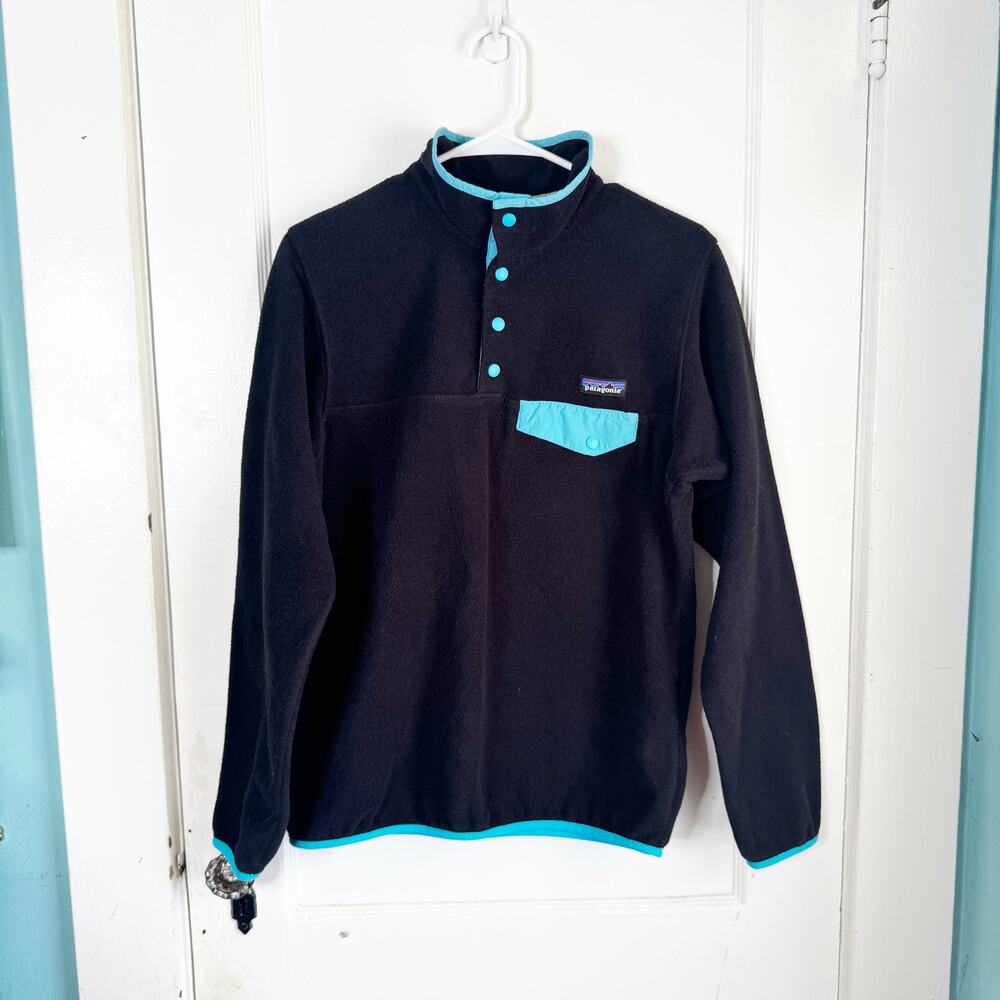 Patagonia Women’s Synchilla Fleece Pullover Funnel Snap Neck Black Blue Piping M